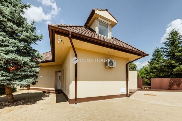 Eladó ikerház, Kecskeméten 89 M Ft, 4 szobás