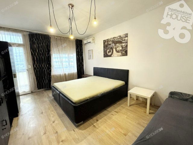 Eladó téglalakás, Kecskeméten 46.5 M Ft, 3 szobás