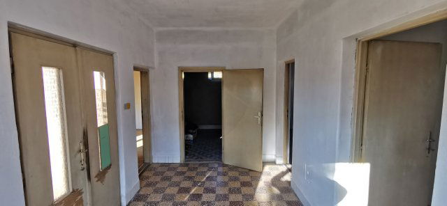 Eladó családi ház, Győrújbaráton 48 M Ft, 3 szobás