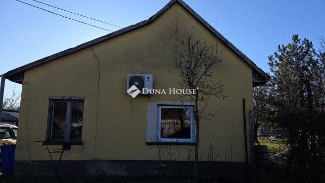 Eladó családi ház, Cegléden 25.6 M Ft, 3 szobás