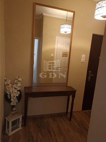 Eladó téglalakás, Budapesten, XIV. kerületben 67.5 M Ft