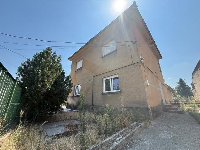Eladó családi ház, Budapesten, XXI. kerületben 66.9 M Ft