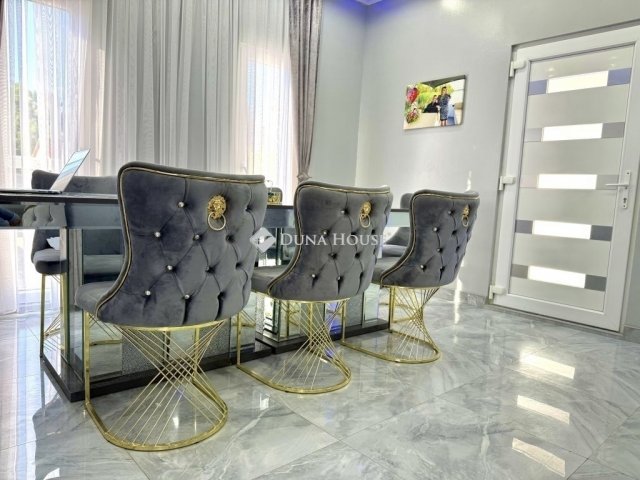 Eladó családi ház, Szigetszentmiklóson 85 M Ft, 3 szobás