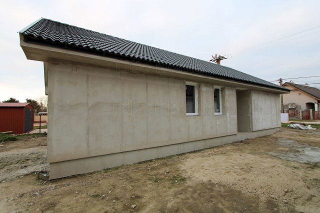 Eladó családi ház, Abában 62.7 M Ft, 10+1 szobás
