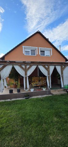 Eladó családi ház, Ercsiben 78.9 M Ft, 6 szobás