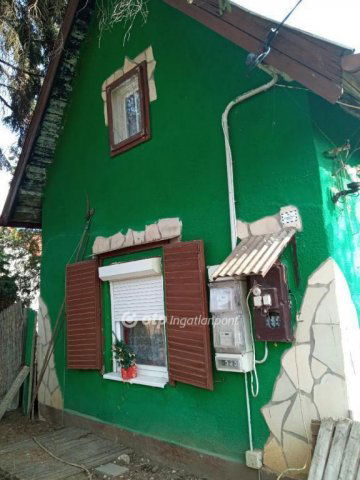 Eladó családi ház, Tatabányán 28 M Ft, 2+2 szobás