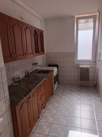 Kiadó téglalakás, albérlet, Ajkán, Ifjúság utcában, 1 szobás