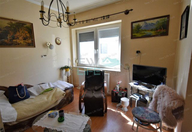 Eladó családi ház, Győrött 75 M Ft, 3 szobás