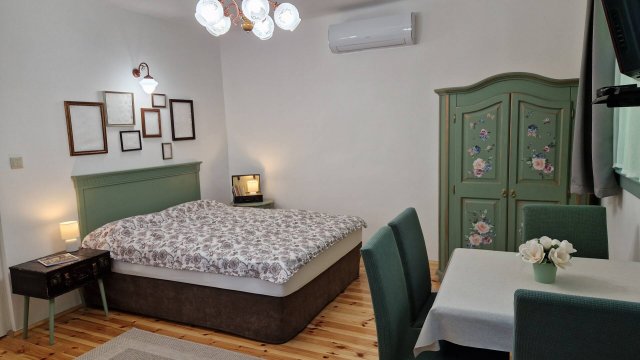 Eladó családi ház, Vágáshután 58 M Ft, 2 szobás