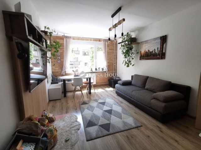 Eladó panellakás, Szegeden 74 M Ft, 2+2 szobás