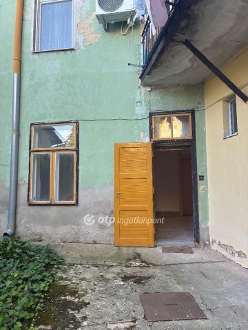 Eladó téglalakás, Pécsett 58 M Ft, 2 szobás