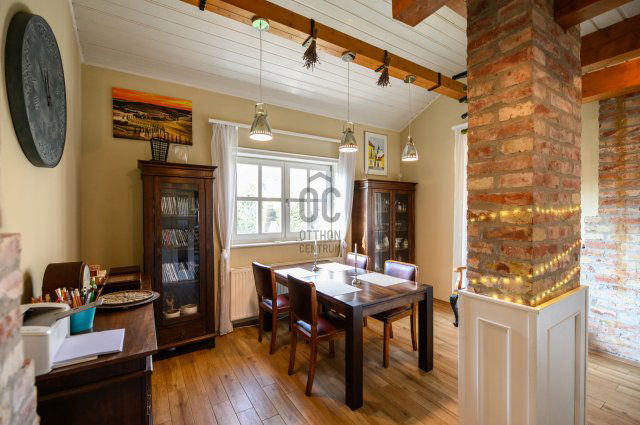 Eladó családi ház, Szentendrén 285 M Ft, 7 szobás