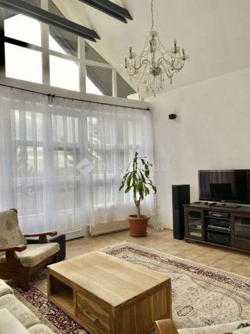 Eladó családi ház, Budapesten, III. kerületben 360 M Ft