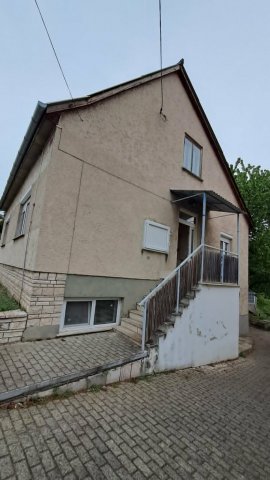 Eladó családi ház, Lábatlanon 64.9 M Ft, 3 szobás