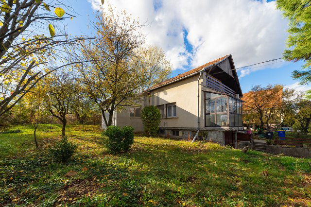 Eladó családi ház, Pécelen 129 M Ft, 5 szobás