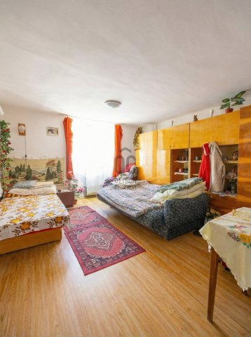 Eladó családi ház, Kőröshegyen 15 M Ft, 1 szobás