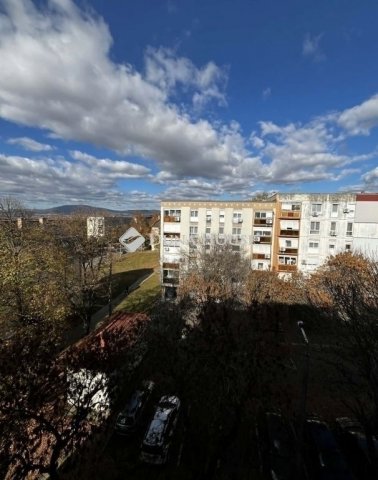 Eladó panellakás, Pécsett 47.9 M Ft, 3 szobás