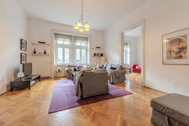 Eladó téglalakás, Budapesten, VI. kerületben 145 M Ft, 5 szobás