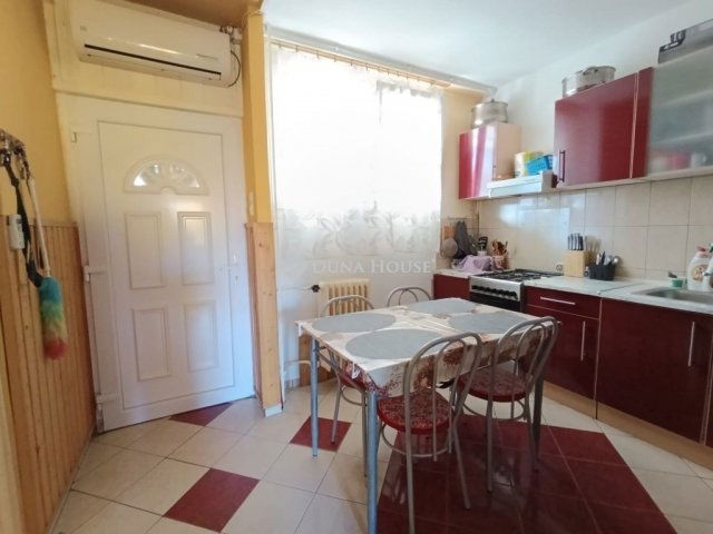 Eladó téglalakás, Mohácson 32 M Ft, 3 szobás