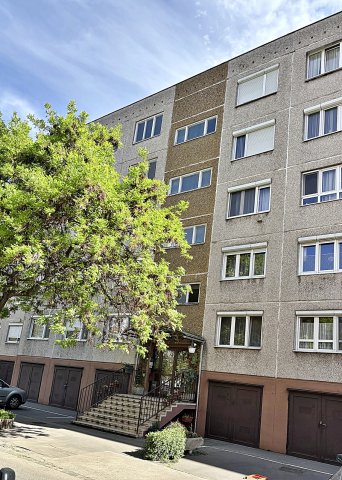 Eladó panellakás, Budapesten, XIV. kerületben 104.9 M Ft