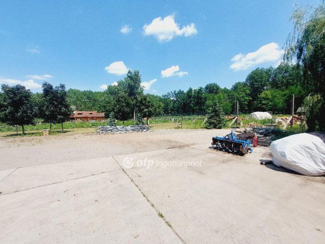 Eladó mezogazdasagi ingatlan, Albertirsán 180 M Ft