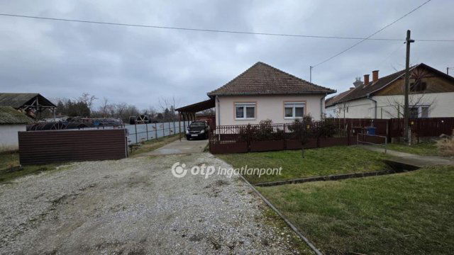 Eladó családi ház, Kabán 42 M Ft, 2 szobás
