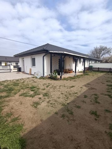 Eladó ikerház, Pilisen 71.9 M Ft, 4 szobás / költözzbe.hu