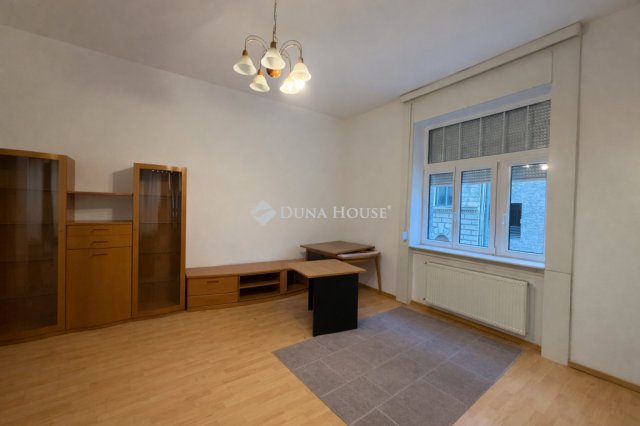 Eladó téglalakás, Budapesten, I. kerületben 142 M Ft, 2 szobás