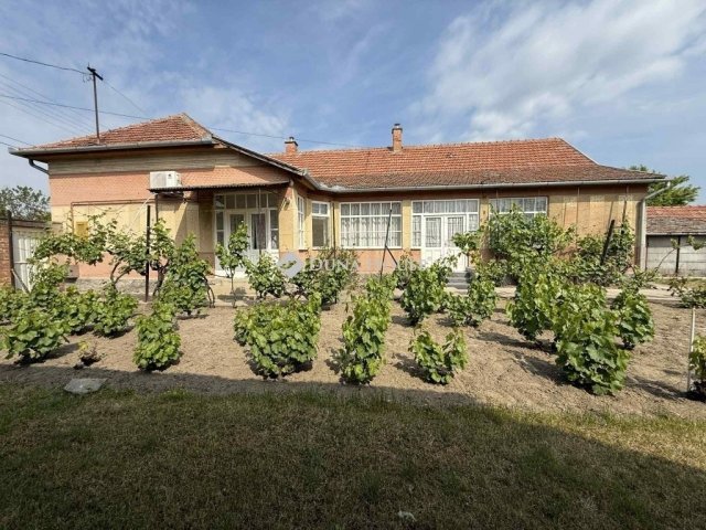 Eladó családi ház, Tiszaalpáron 29 M Ft, 4 szobás