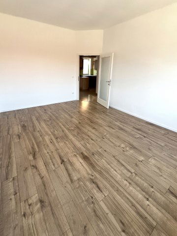 Eladó téglalakás, Győrött 72 M Ft, 3 szobás