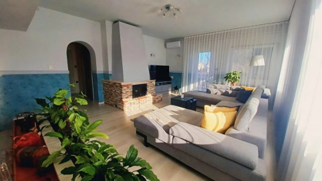 Eladó családi ház, Táborfalván 85 M Ft, 6 szobás