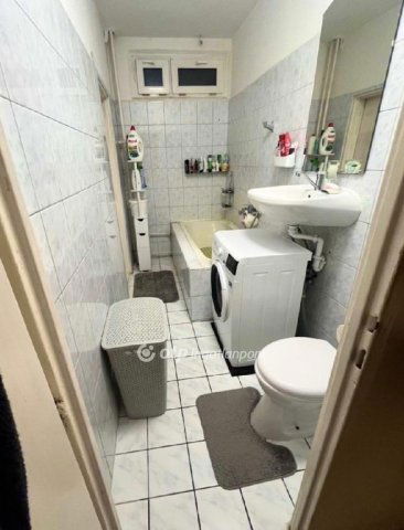 Eladó panellakás, Pécsett 47 M Ft, 2 szobás