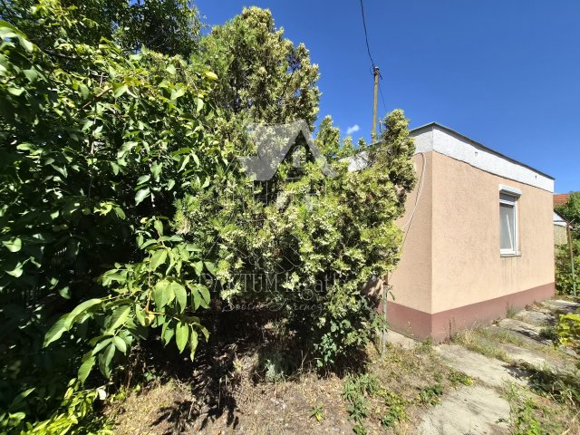 Eladó nyaraló, Szolnokon 29.99 M Ft, 1+1 szobás