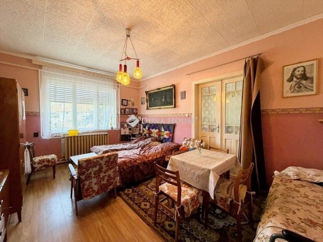 Eladó családi ház, Turán 43.9 M Ft, 4 szobás