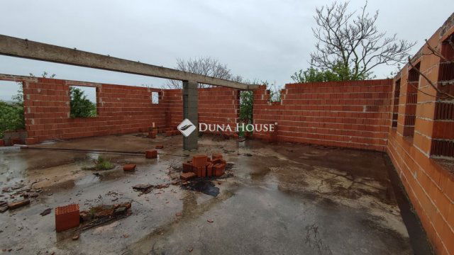 Eladó családi ház, Kiskunfélegyházán 3.3 M Ft, 4 szobás