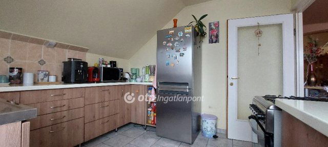 Eladó családi ház, Baracskán 98 M Ft, 6 szobás