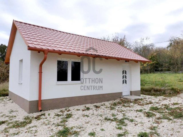 Eladó családi ház, Tatán 19.99 M Ft, 1 szobás