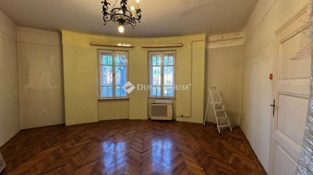 Eladó téglalakás, Debrecenben 65 M Ft, 4 szobás