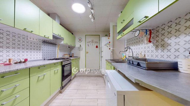 Eladó családi ház, Napkoron 55.9 M Ft, 2+1 szobás