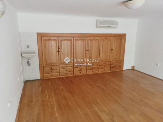 Eladó üzlethelyiség, Budapesten, IX. kerületben 42 M Ft