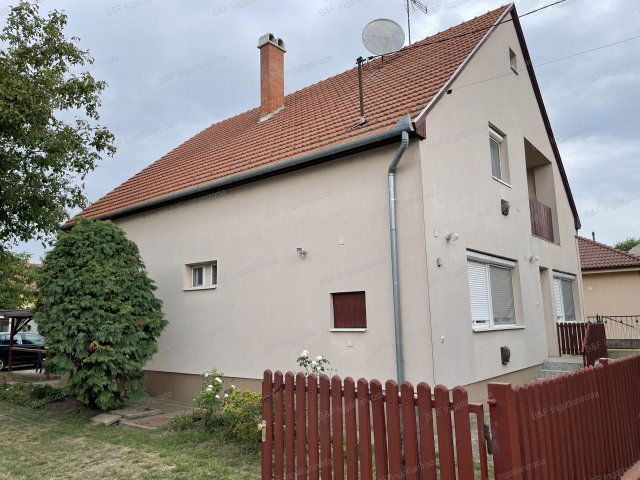Eladó családi ház, Hajdúszoboszlón 89.9 M Ft, 5 szobás