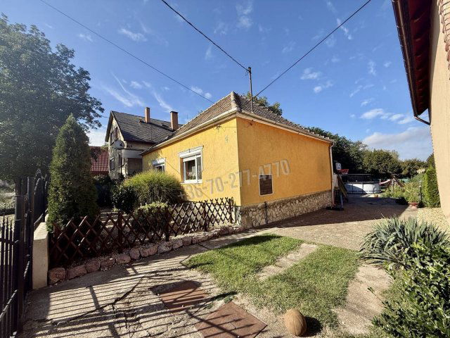 Eladó családi ház, Oroszlányban, Határ utcában 68.7 M Ft