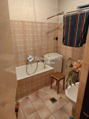 Eladó családi ház, Budapesten, XV. kerületben 110 M Ft, 6 szobás