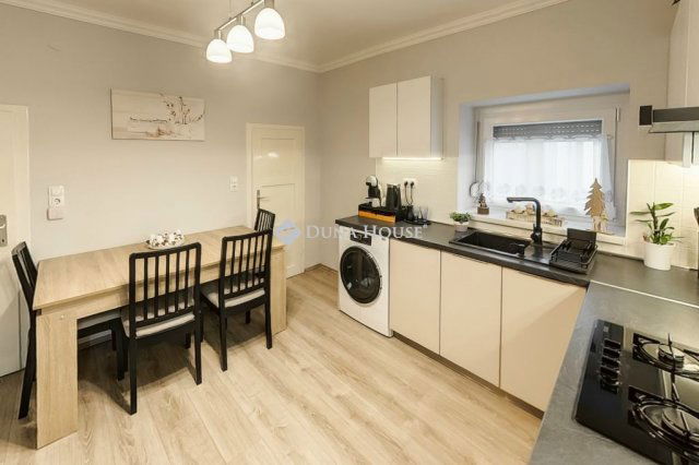 Eladó családi ház, Kecskeméten 69 M Ft, 7 szobás