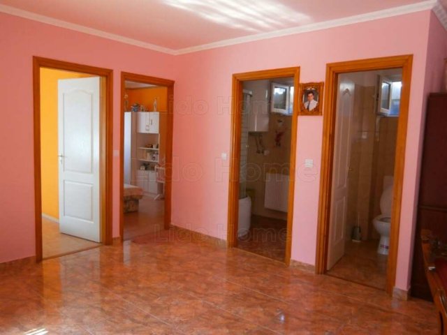 Eladó családi ház, Látrányon 45.2 M Ft, 4 szobás