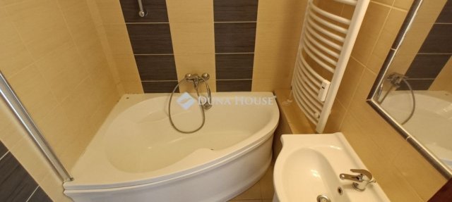 Eladó panellakás, Kecskeméten 45.99 M Ft, 2 szobás