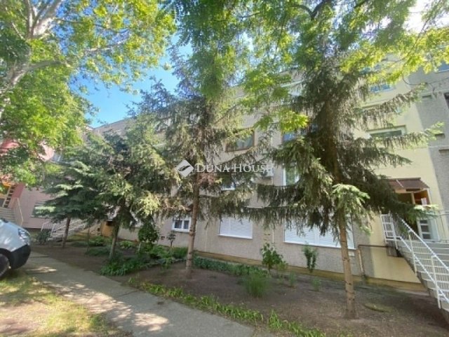 Eladó panellakás, Kecskeméten 46 M Ft, 2 szobás