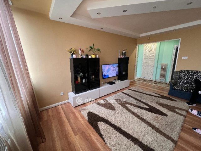 Eladó téglalakás, Nyíregyházán 69.9 M Ft, 3 szobás