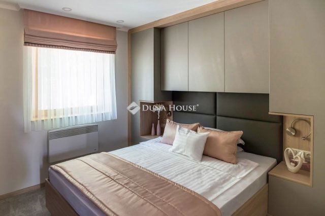 Eladó családi ház, Kecskeméten 379 M Ft, 10 szobás