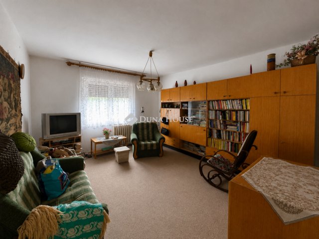 Eladó családi ház, Sárisápon 44.5 M Ft, 3 szobás